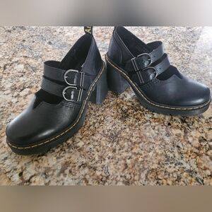 Doc Martens Eviee platform size 7